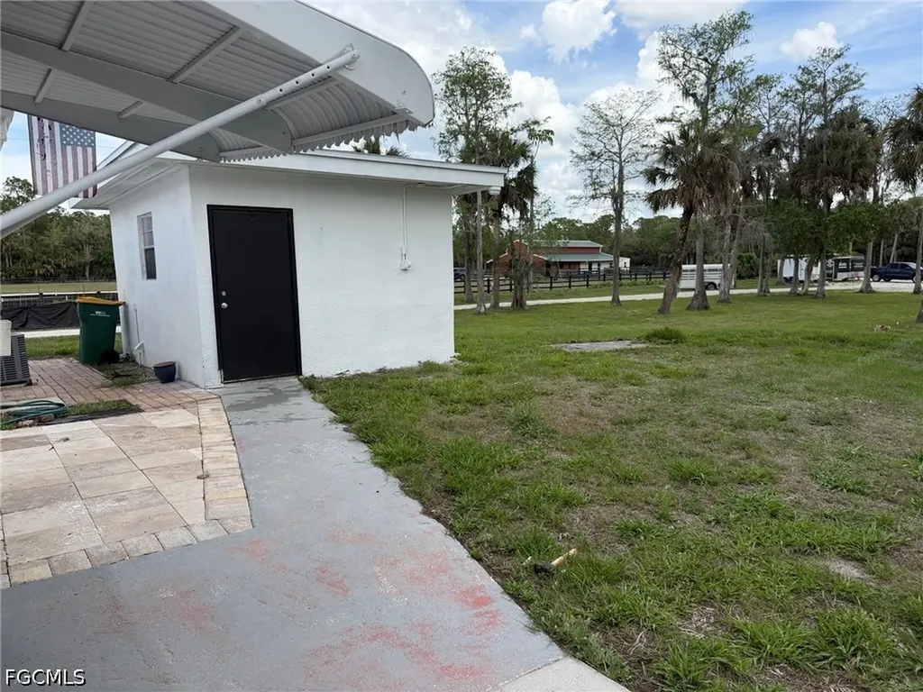 1818 Richards Street Naples FL 34120