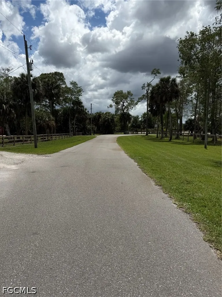 1818 Richards Street Naples FL 34120
