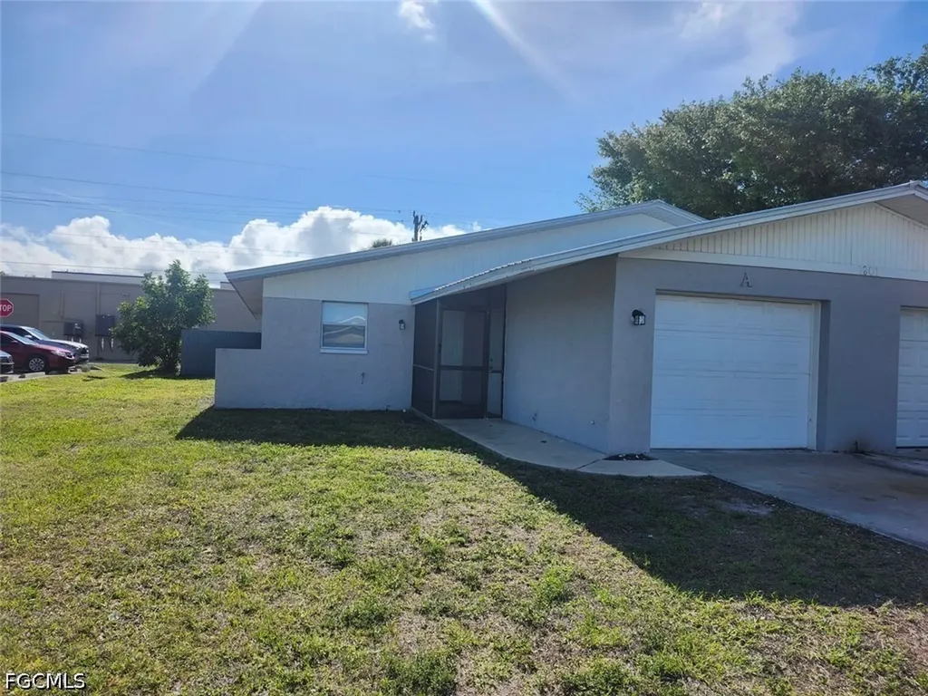 1901 SE 15th Place Cape Coral FL 33990