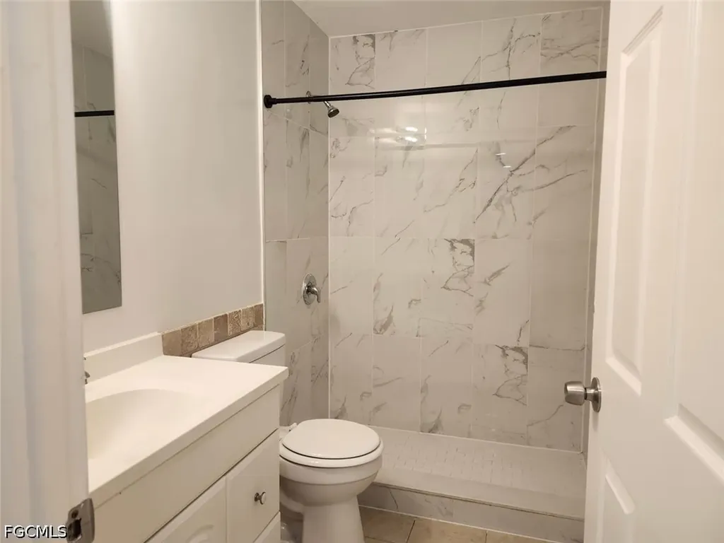 1901 SE 15th Place Cape Coral FL 33990