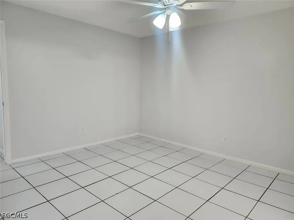 1901 SE 15th Place Cape Coral FL 33990