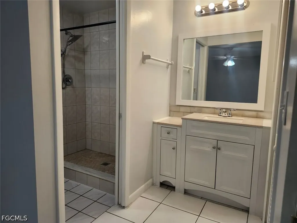 1901 SE 15th Place Cape Coral FL 33990