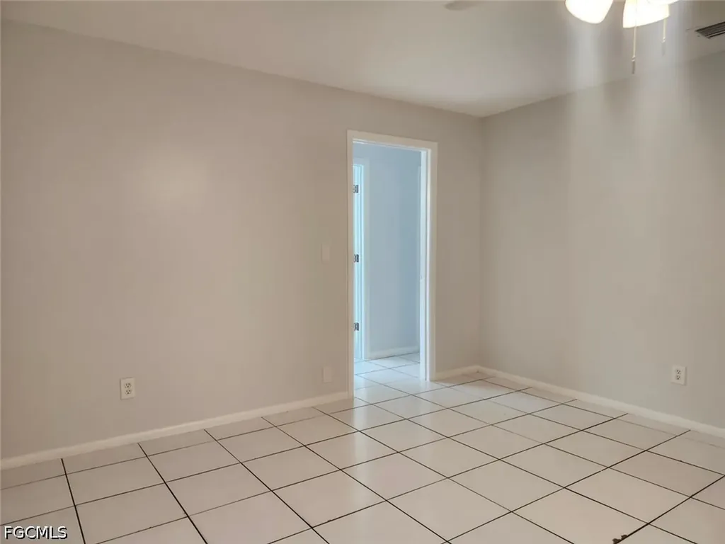1901 SE 15th Place Cape Coral FL 33990