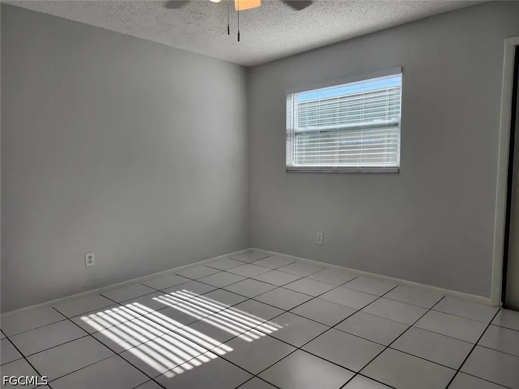 1901 SE 15th Place Cape Coral FL 33990