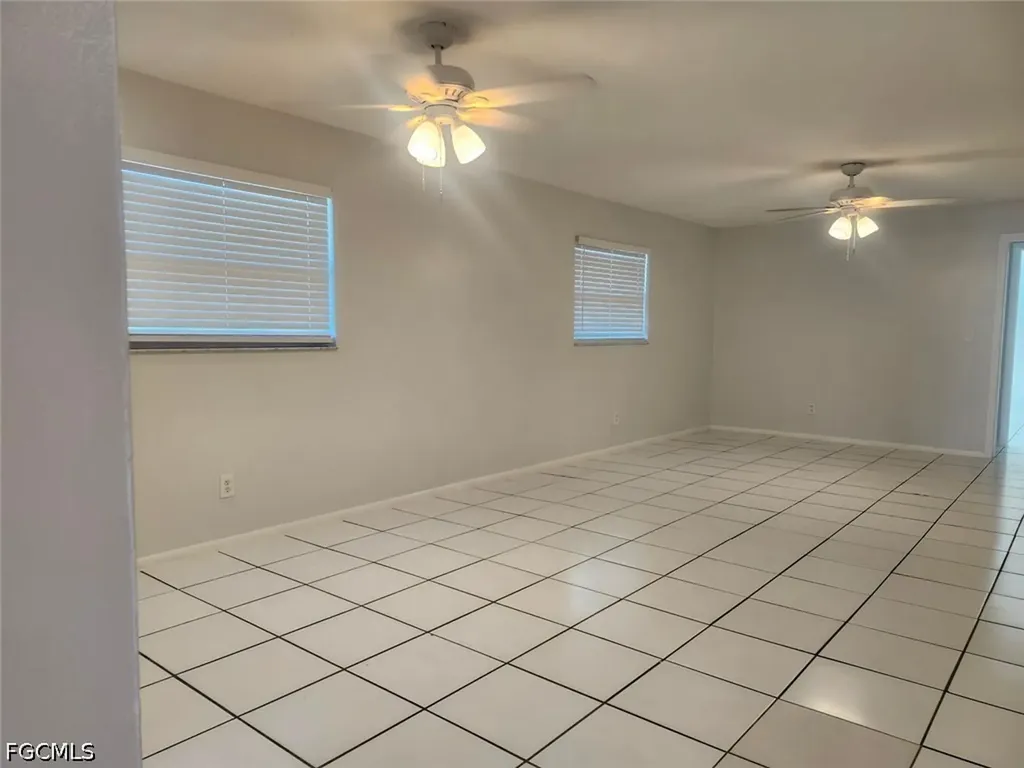 1901 SE 15th Place Cape Coral FL 33990