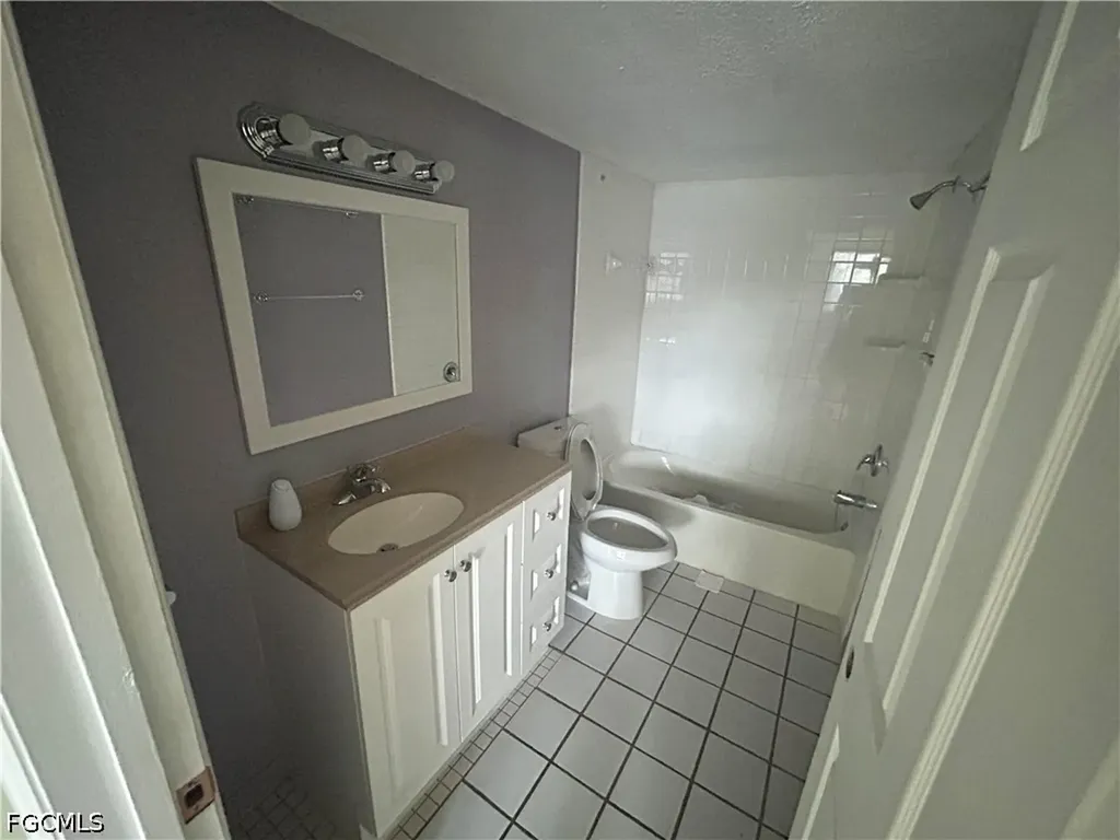 3706 Broadway Fort Myers FL 33901
