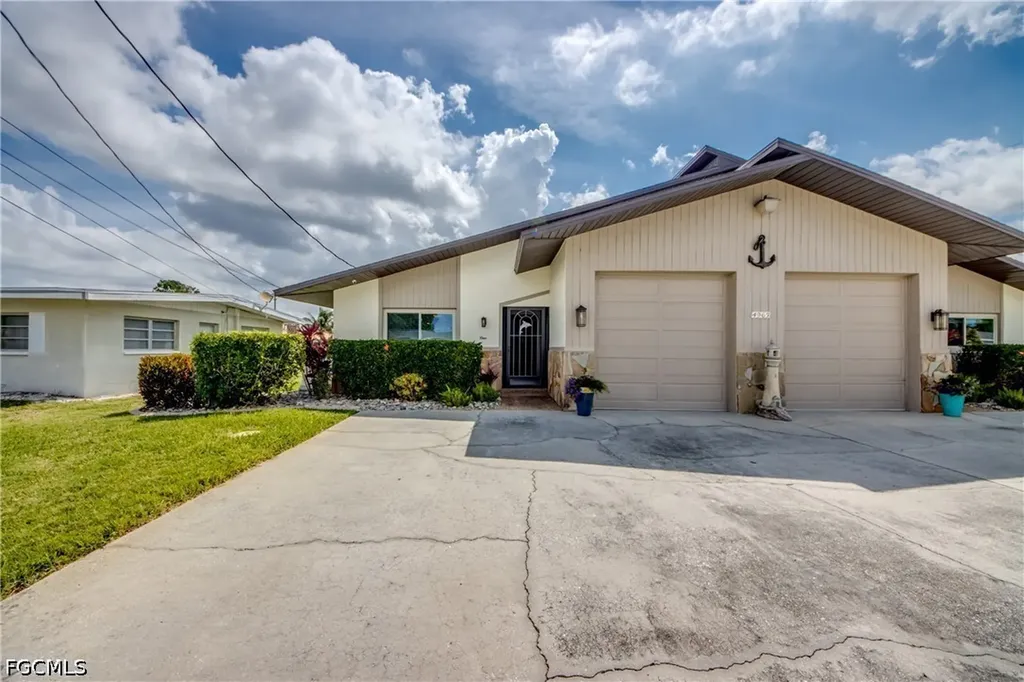 4963 Vincennes Street Cape Coral FL 33904