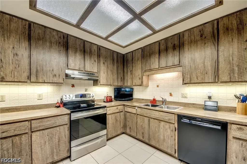 4963 Vincennes Street Cape Coral FL 33904