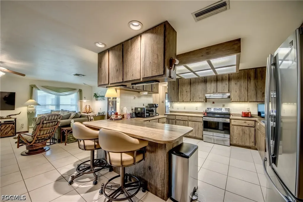 4963 Vincennes Street Cape Coral FL 33904