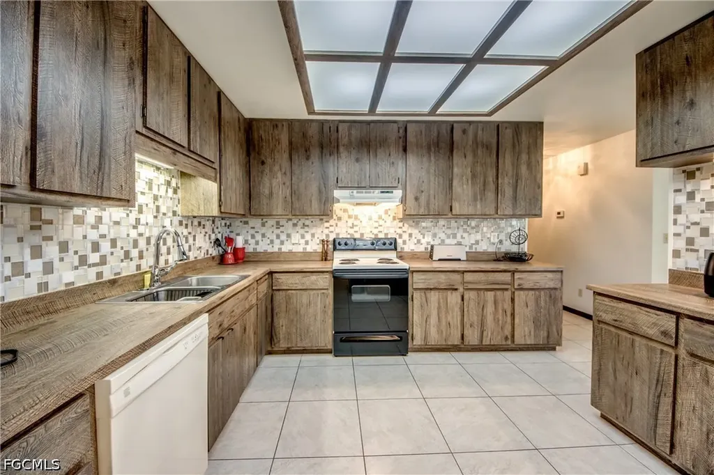 4963 Vincennes Street Cape Coral FL 33904