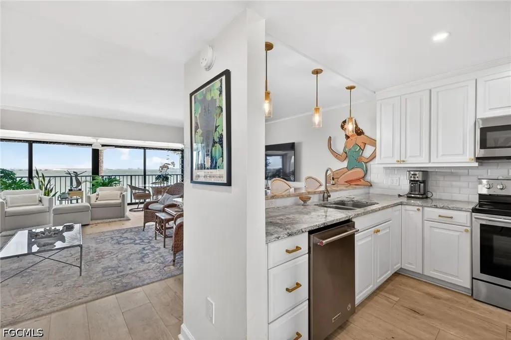 760 Sextant Drive Sanibel FL 33957