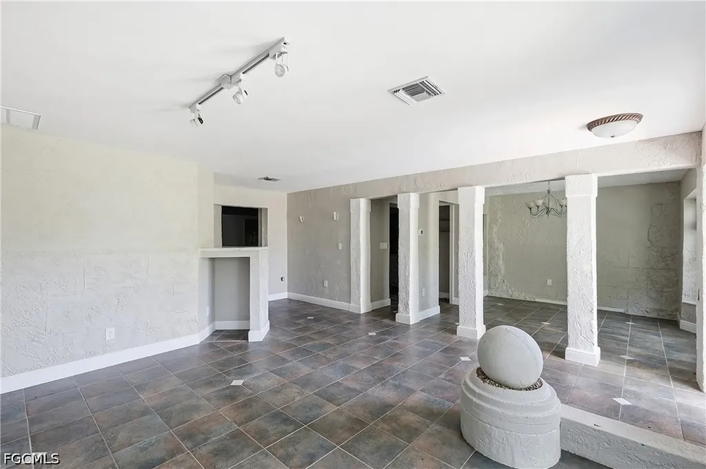 2204 Channel Way North Fort Myers FL 33917