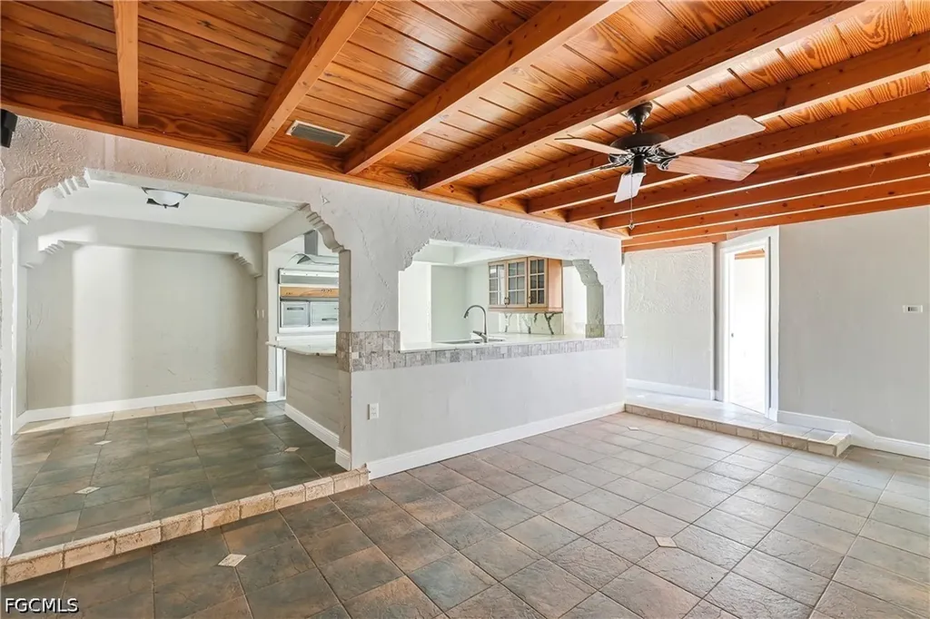 2204 Channel Way North Fort Myers FL 33917
