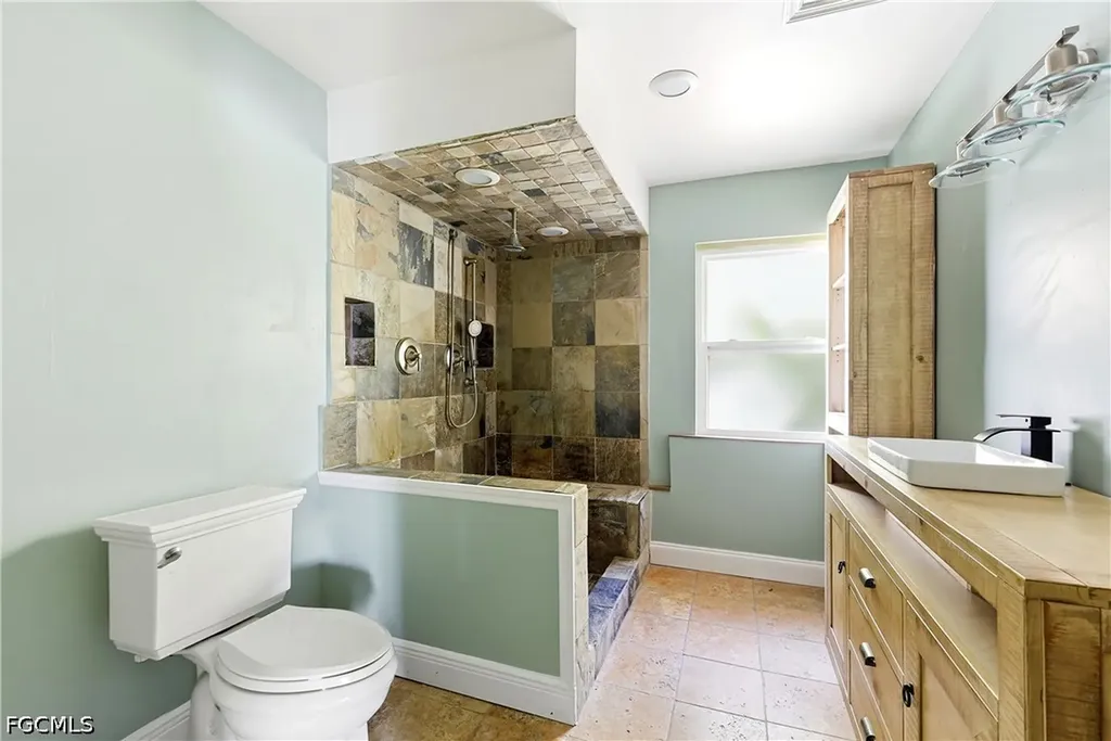 2204 Channel Way North Fort Myers FL 33917