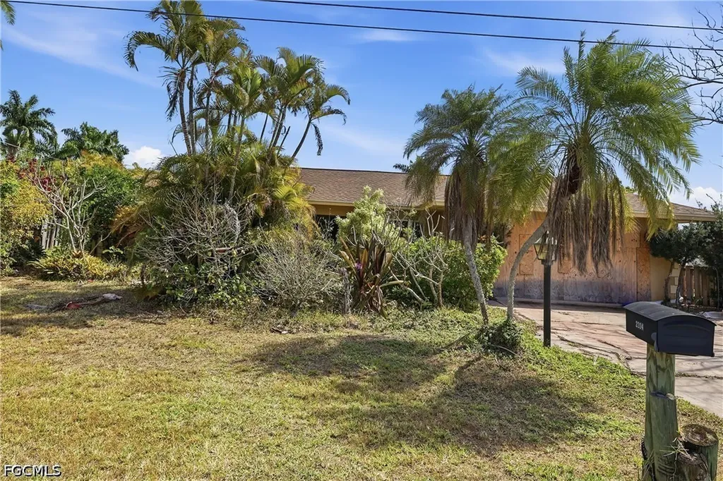 2204 Channel Way North Fort Myers FL 33917
