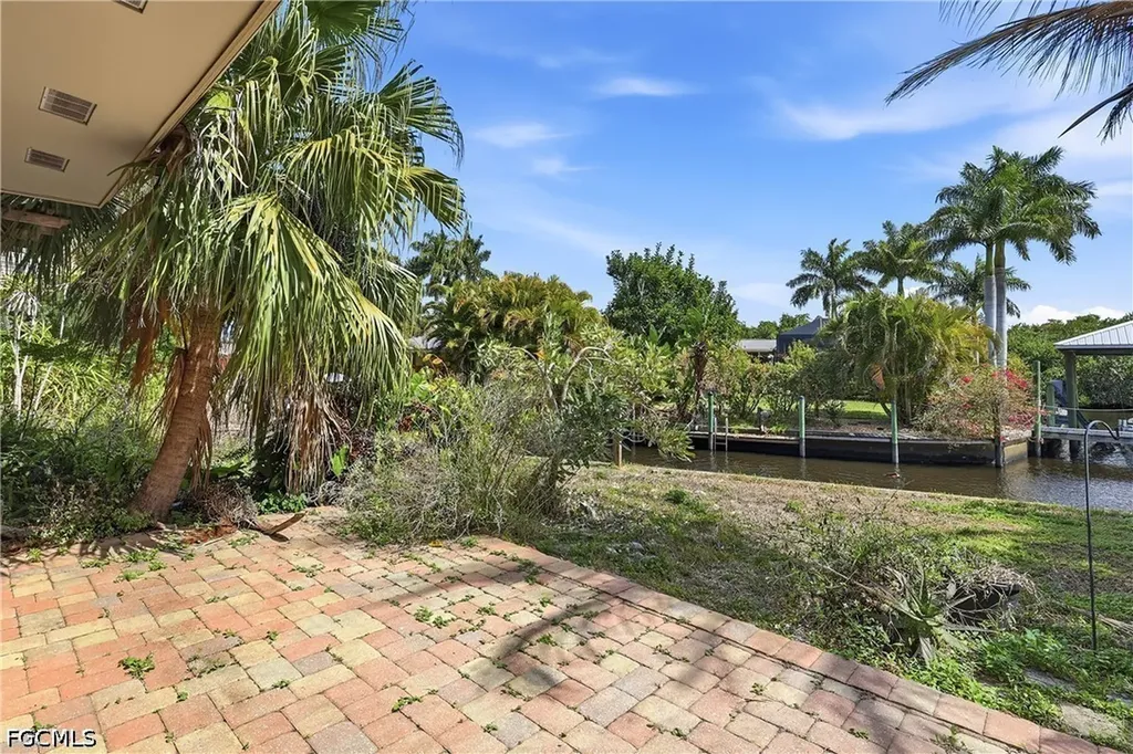 2204 Channel Way North Fort Myers FL 33917
