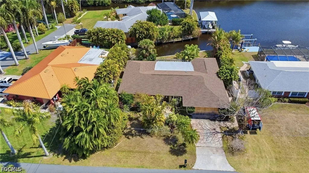 2204 Channel Way North Fort Myers FL 33917