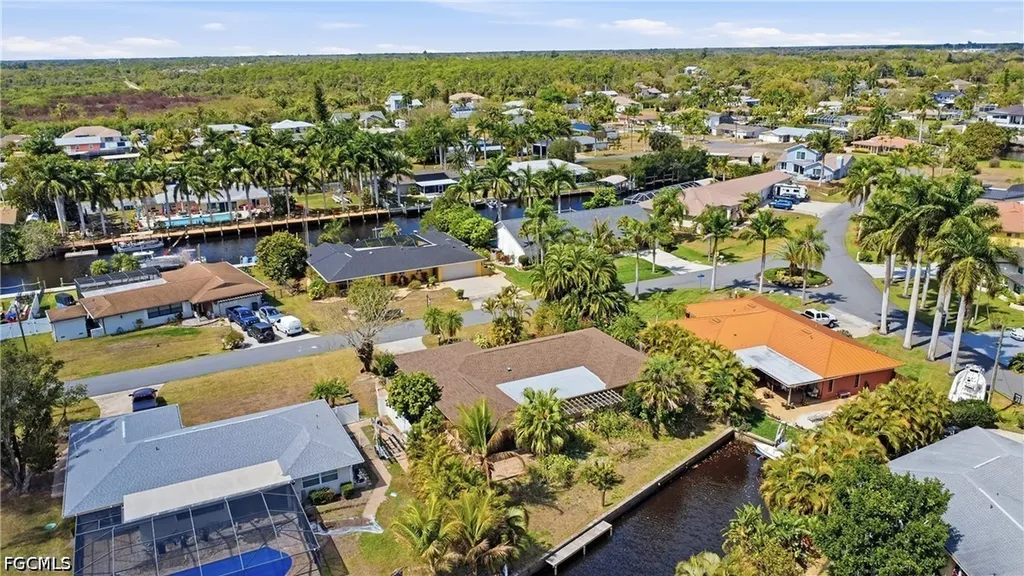 2204 Channel Way North Fort Myers FL 33917