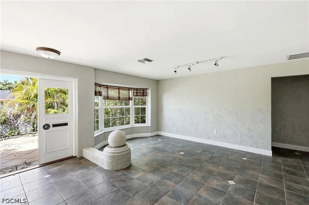 2204 Channel Way North Fort Myers FL 33917