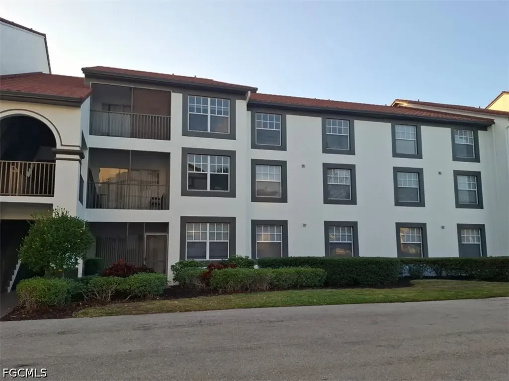 7915 Preserve Circle Naples FL 34119