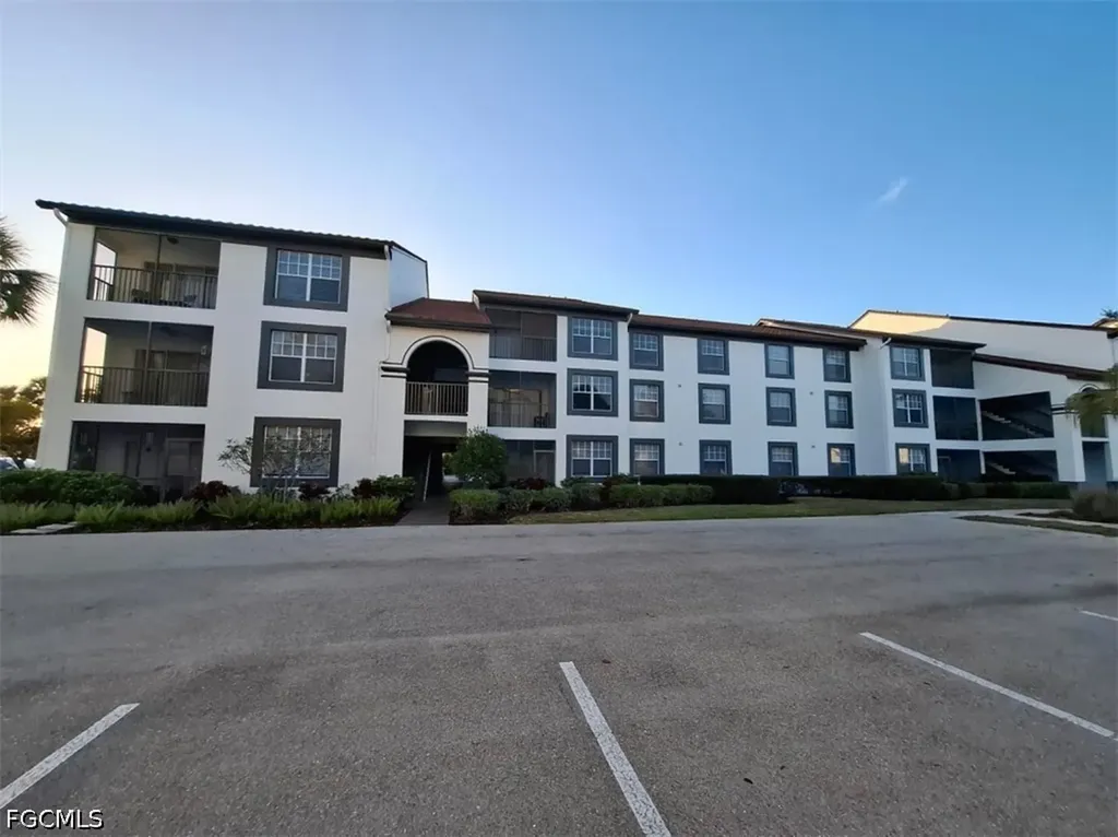 7915 Preserve Circle Naples FL 34119