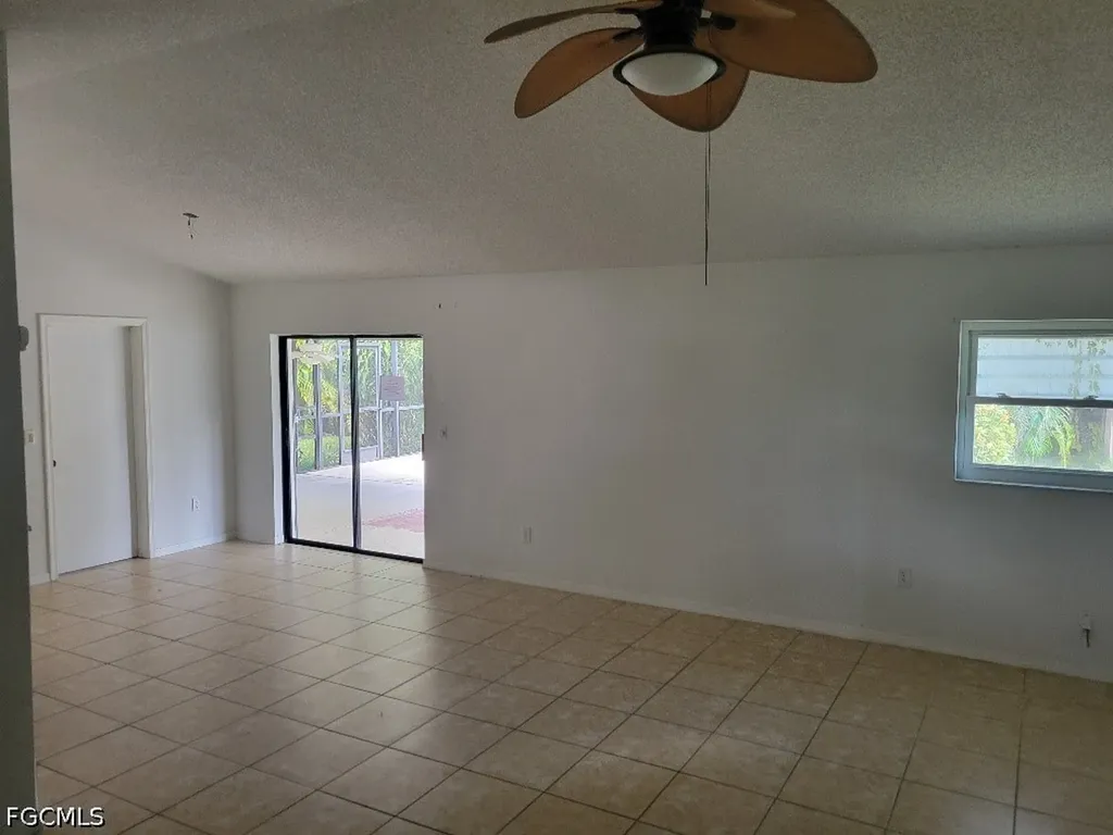 1029 NE Van Loon Lane Cape Coral FL 33909