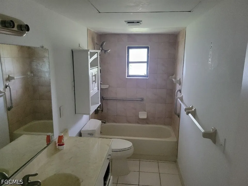 1029 NE Van Loon Lane Cape Coral FL 33909