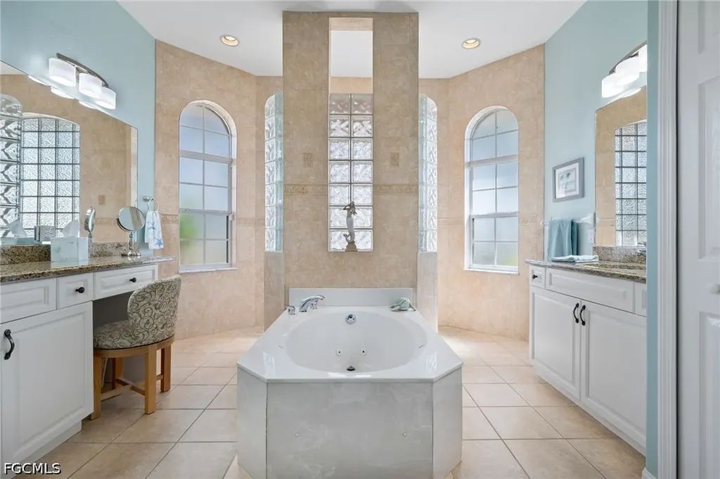 2710 SW 27th Place Cape Coral FL 33914