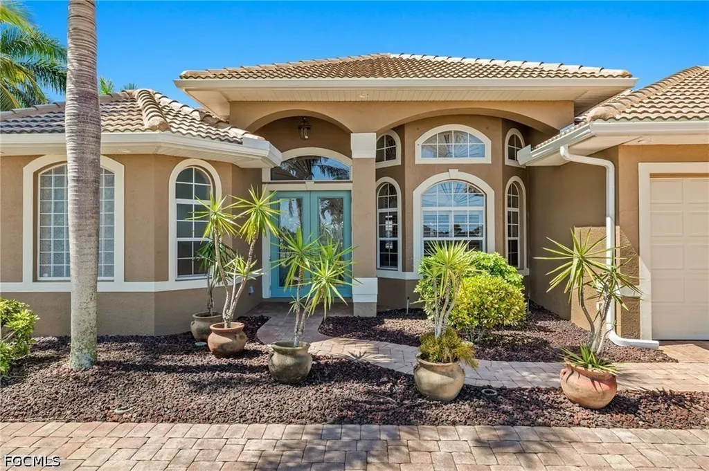 2710 SW 27th Place Cape Coral FL 33914