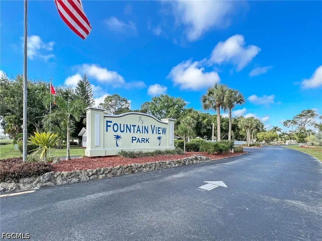 15 Fountain View Boulevard North Fort Myers FL 33903