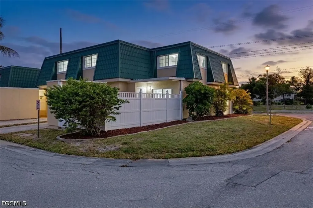 4811 Sunfish Court Fort Myers FL 33919