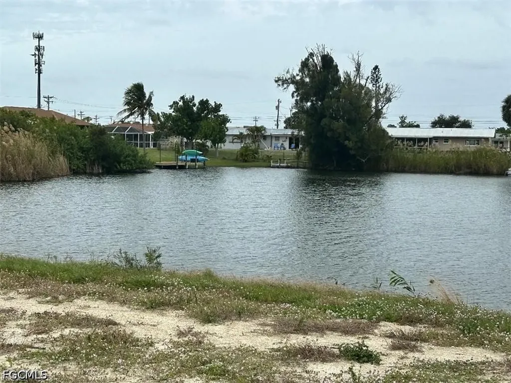 225 NE 10th Place Cape Coral FL 33909