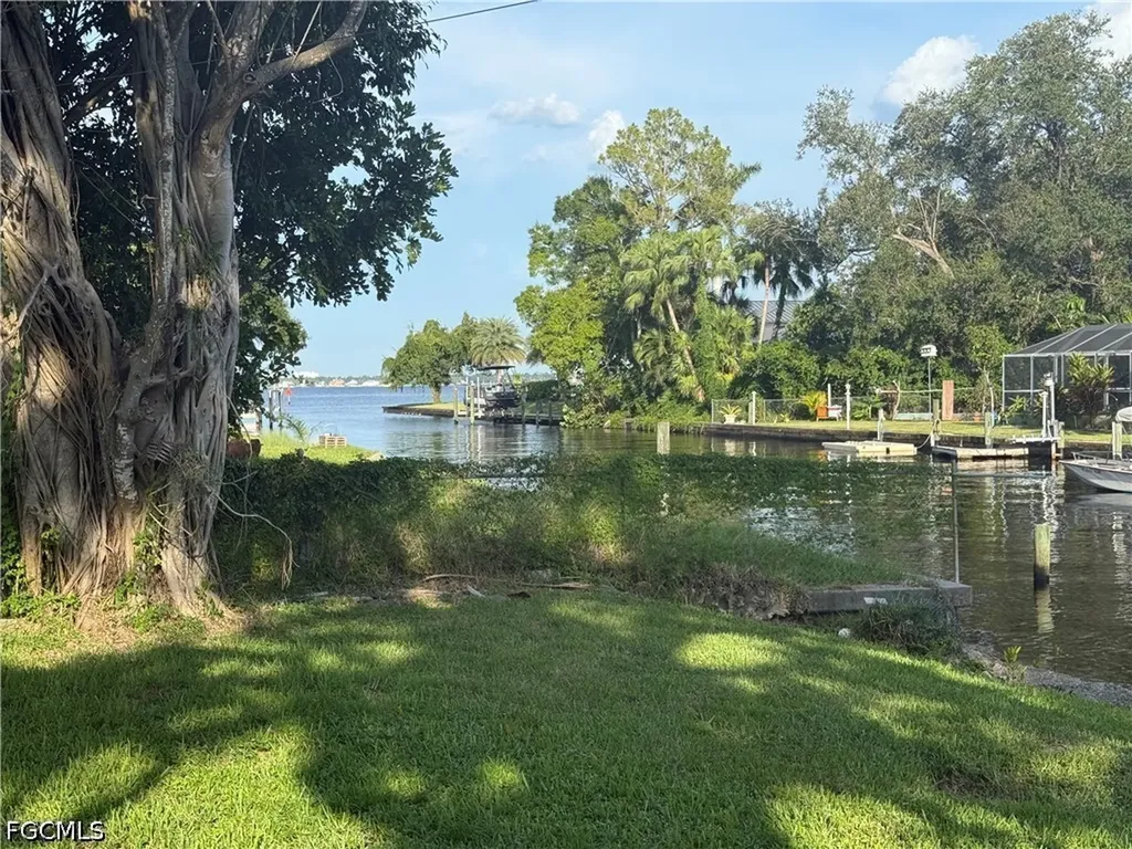 1845 Marina Circle North Fort Myers FL 33903