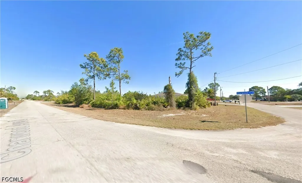 635 Chambers Street E Lehigh Acres FL 33974