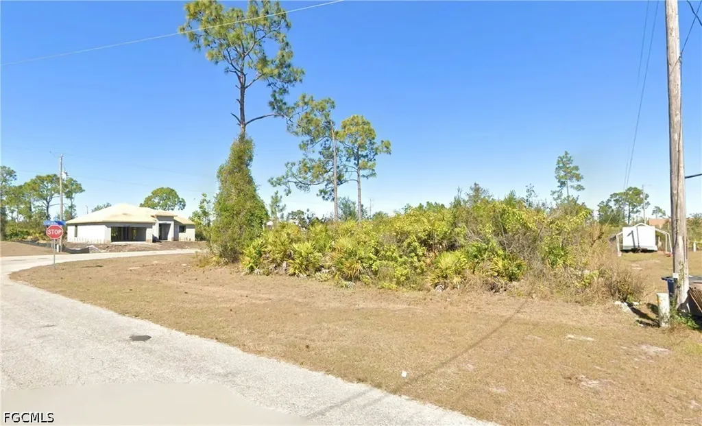 635 Chambers Street E Lehigh Acres FL 33974