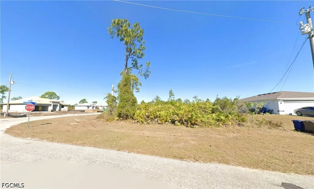 635 Chambers Street E Lehigh Acres FL 33974