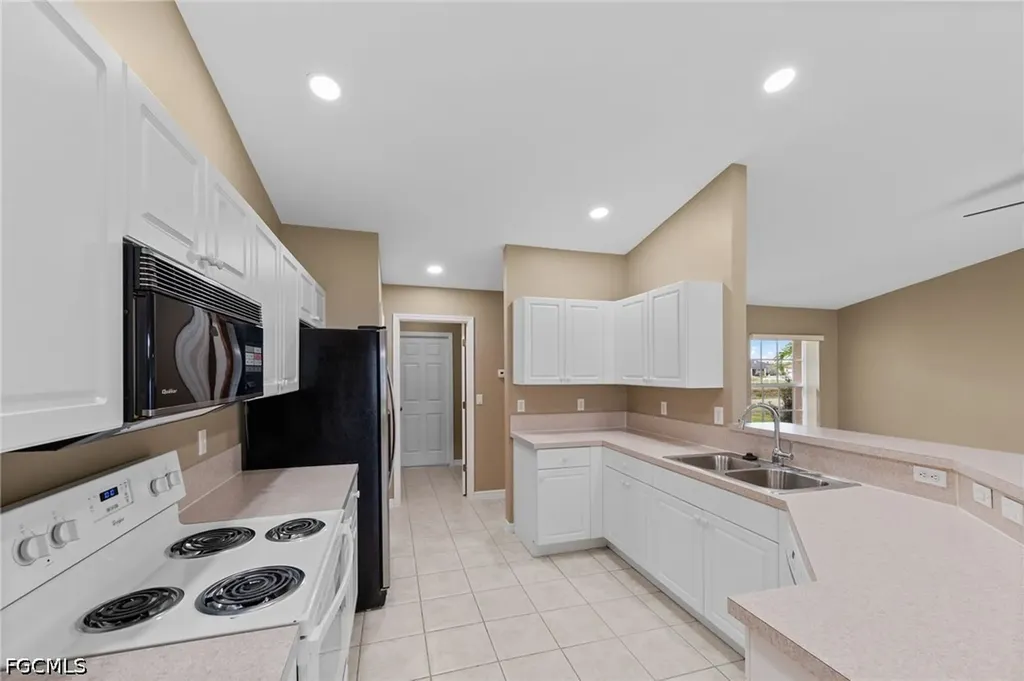 224 SW 14th Avenue Cape Coral FL 33991