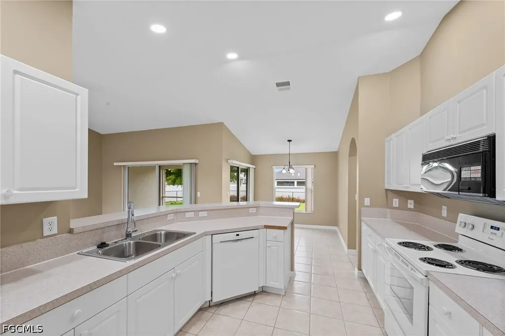 224 SW 14th Avenue Cape Coral FL 33991