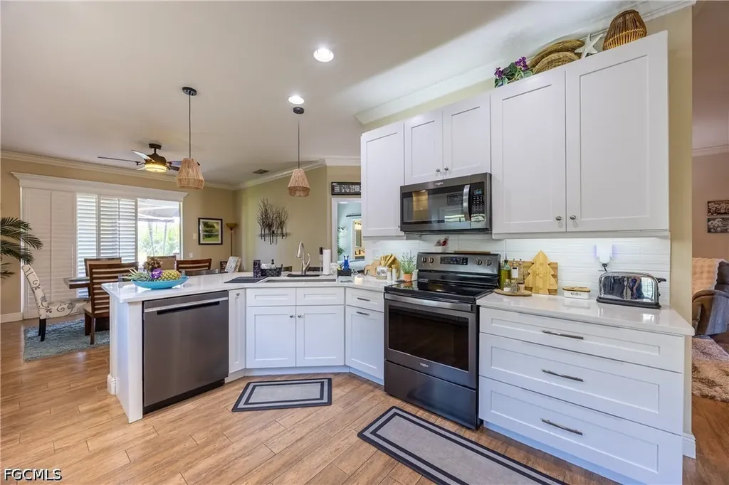 2128 Cape Heather Circle Cape Coral FL 33991