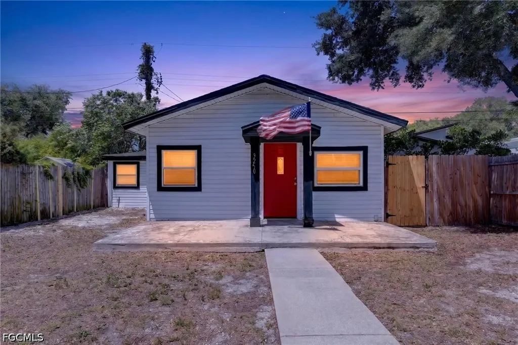 3250 Prescott Street N St. Petersburg FL 33713
