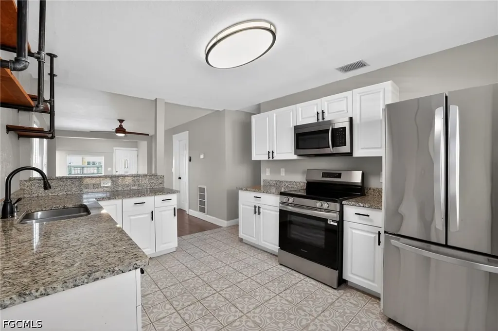 3250 Prescott Street N St. Petersburg FL 33713