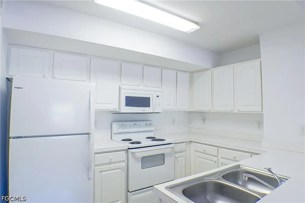 4113 Residence Drive Fort Myers FL 33901