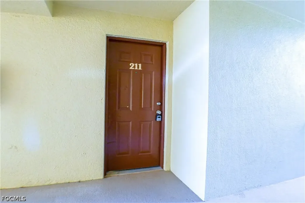 4113 Residence Drive Fort Myers FL 33901