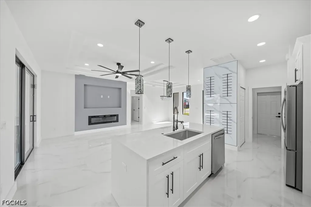 1420 NE 12th Place Cape Coral FL 33909