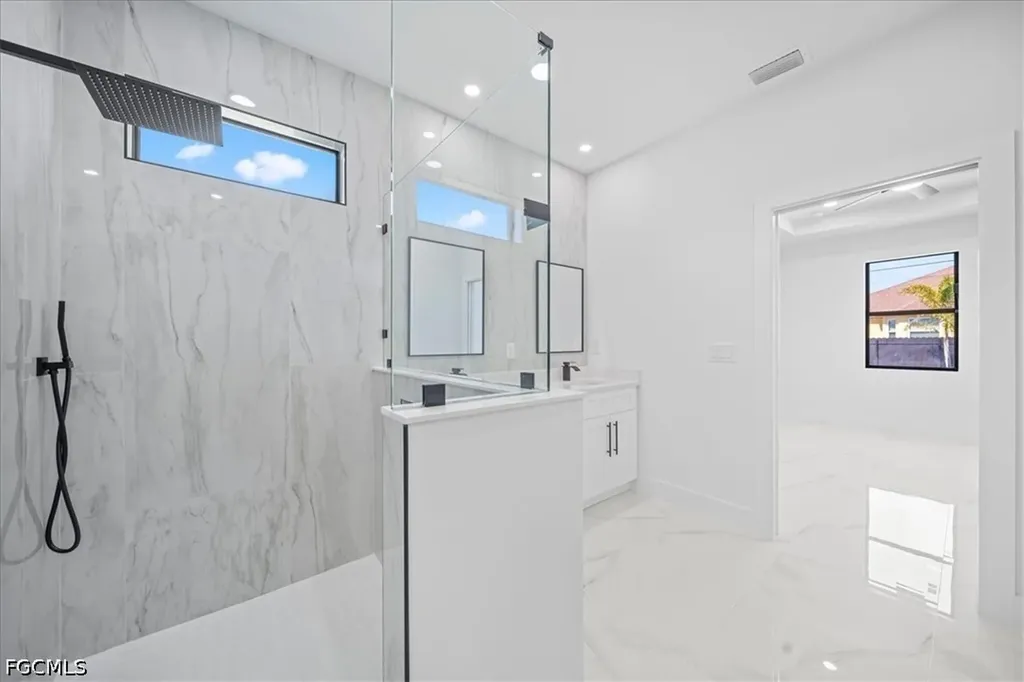 1420 NE 12th Place Cape Coral FL 33909