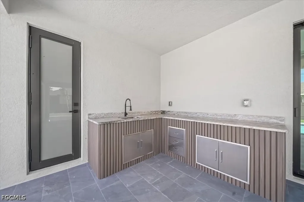 1420 NE 12th Place Cape Coral FL 33909