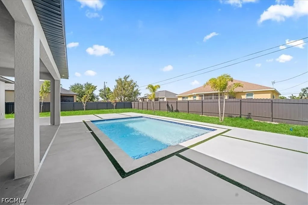 1420 NE 12th Place Cape Coral FL 33909