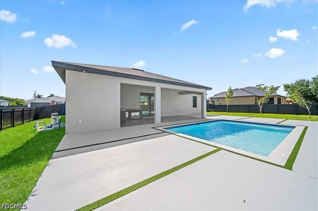 1420 NE 12th Place Cape Coral FL 33909