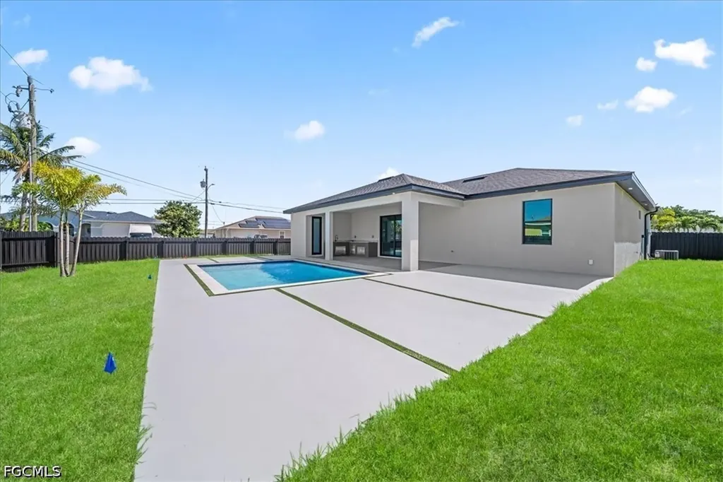 1420 NE 12th Place Cape Coral FL 33909
