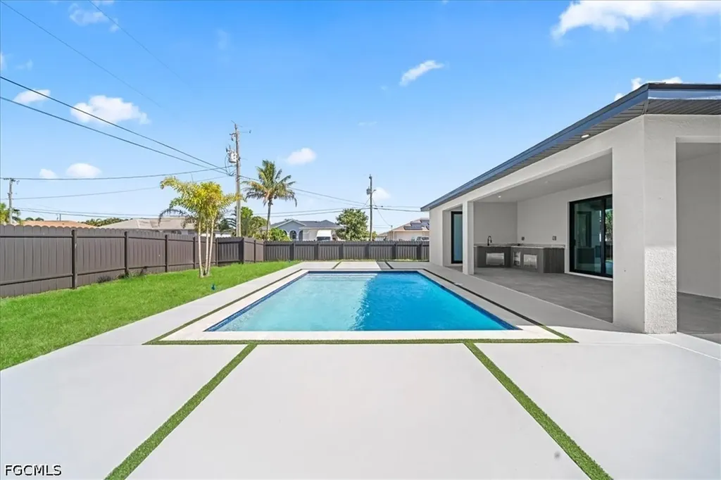 1420 NE 12th Place Cape Coral FL 33909